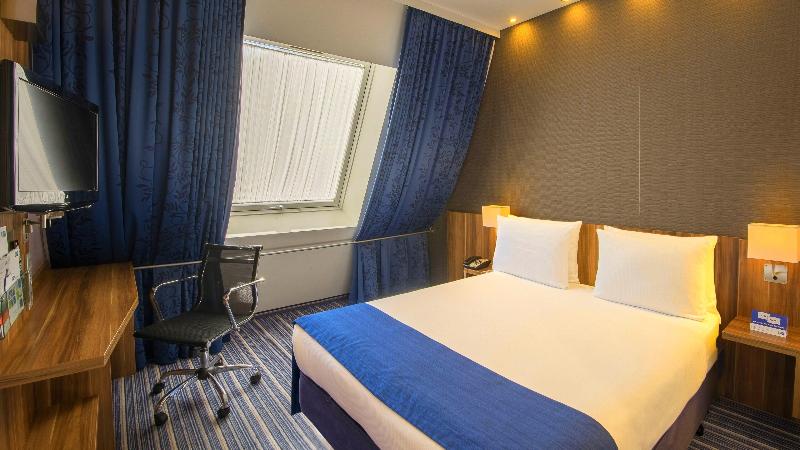 Premier Inn Frankfurt City Centre - Oda