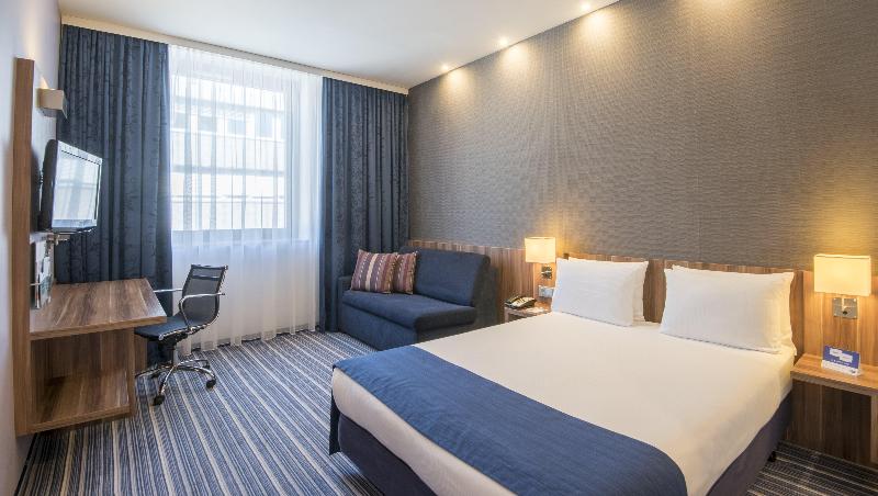 Premier Inn Frankfurt City Centre - Oda