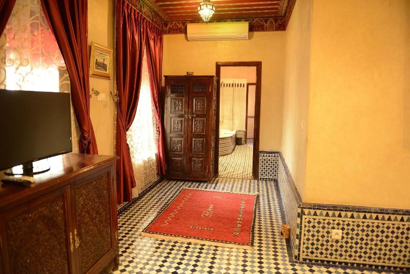 Riad El Yacout - Oda