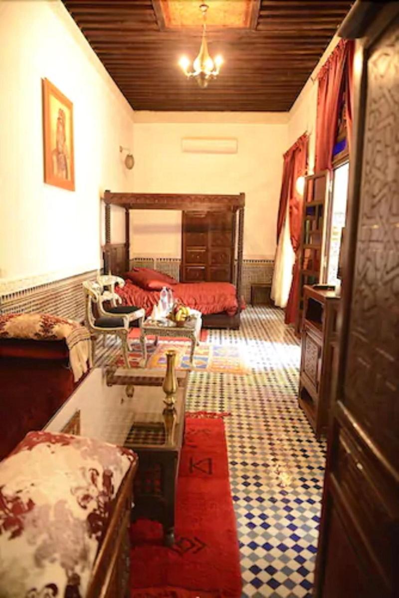 Riad El Yacout - Oda