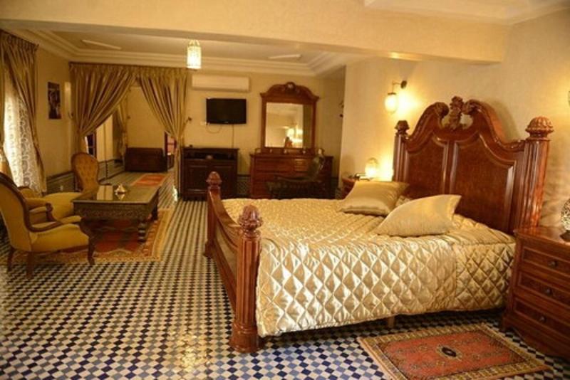 Riad El Yacout - Oda