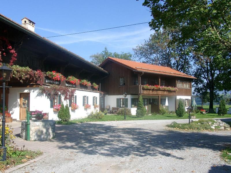 Huberhof - Genel