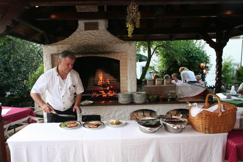 Hotel Restaurant Freihof - Teras
