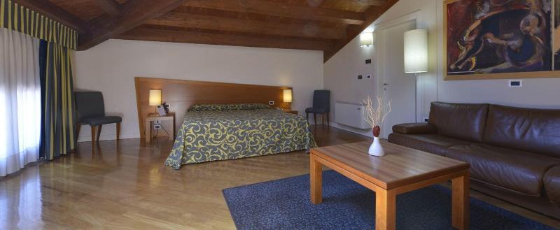 Hotel Ferrara - Oda