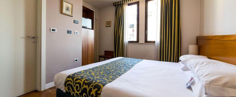 Hotel Ferrara - Oda
