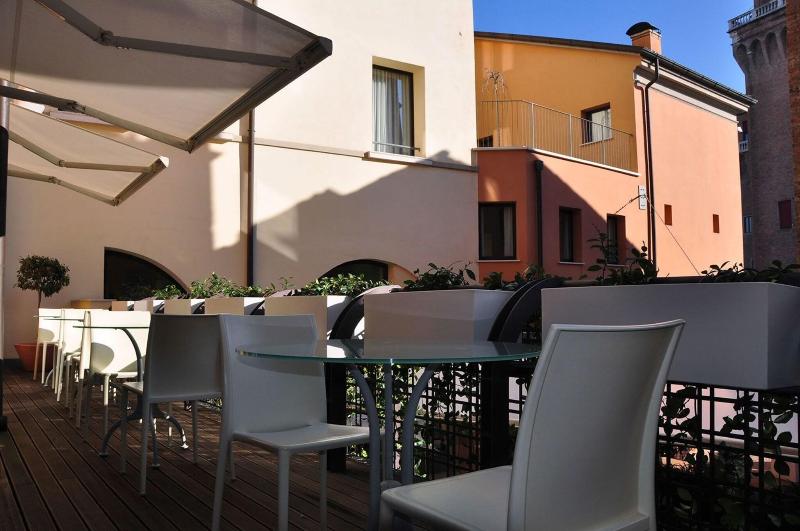 Hotel Ferrara - Teras