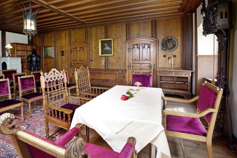 Schloss zu Hopferau - Toplantı