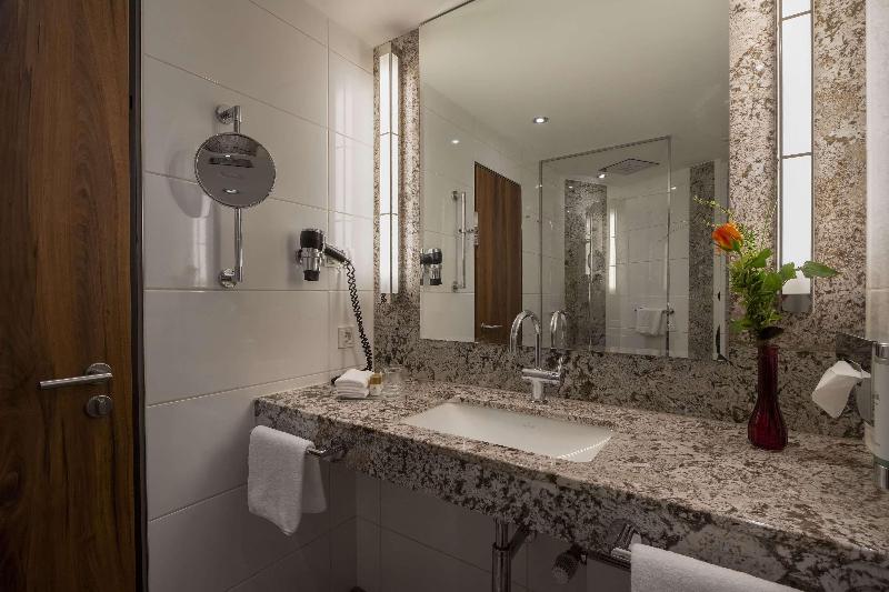 Maritim Hotel Bad Homburg - Oda