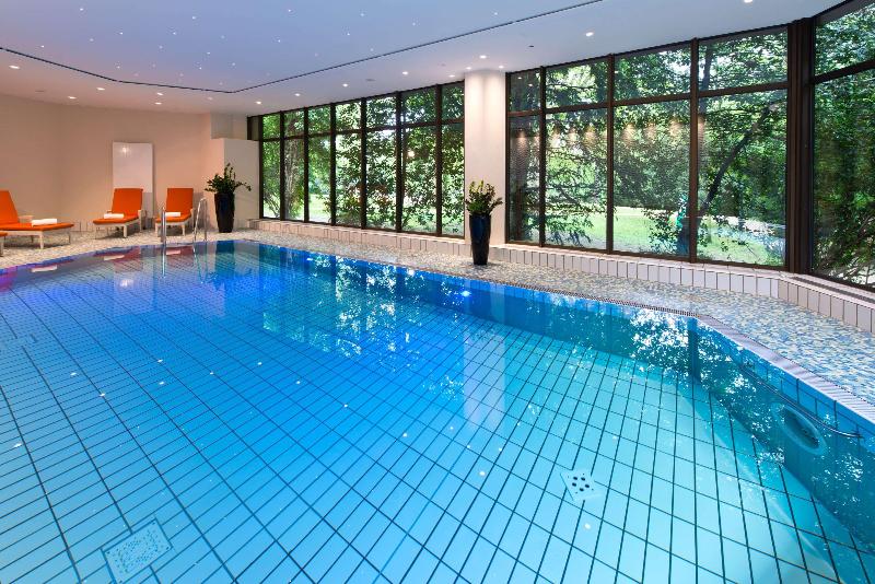 Maritim Hotel Bad Homburg - Havuz