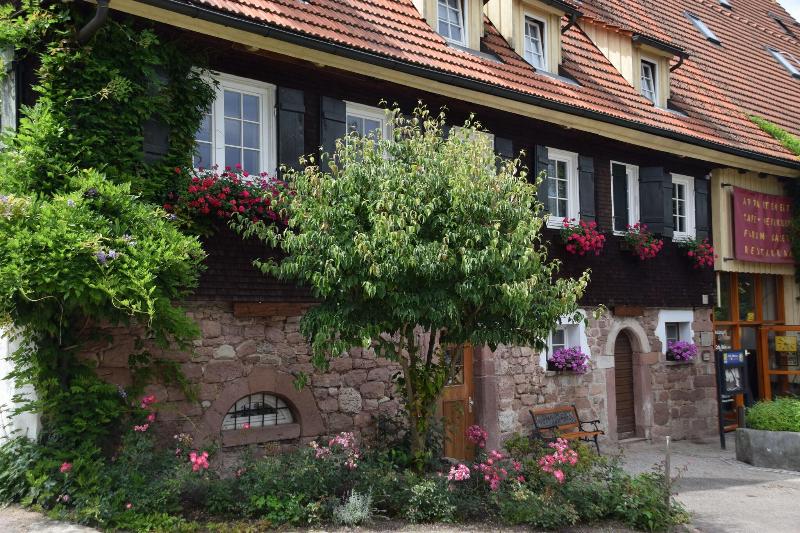 Waldknechtshof - Genel