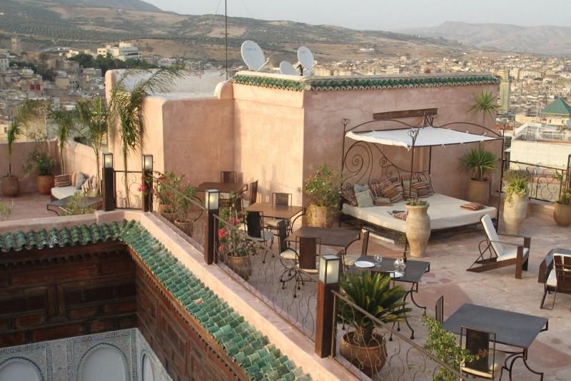 Riad Laaroussa- Guest House - Bar