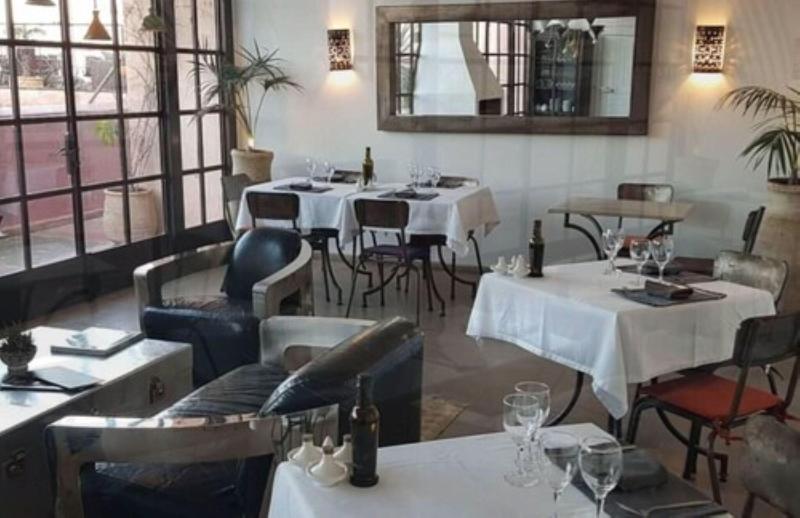 Riad Laaroussa- Guest House - Restoran
