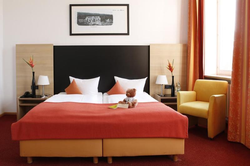 Roomingtons Hotel Franziskushöhe Lohr - Genel