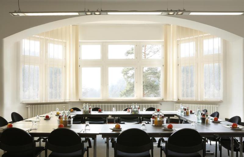 Roomingtons Hotel Franziskushöhe Lohr - Genel