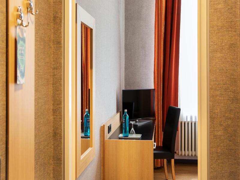 Roomingtons Hotel Franziskushöhe Lohr - Oda
