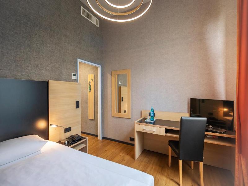 Roomingtons Hotel Franziskushöhe Lohr - Oda