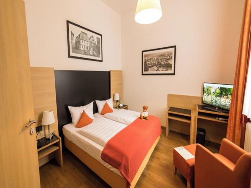 Roomingtons Hotel Franziskushöhe Lohr - Oda