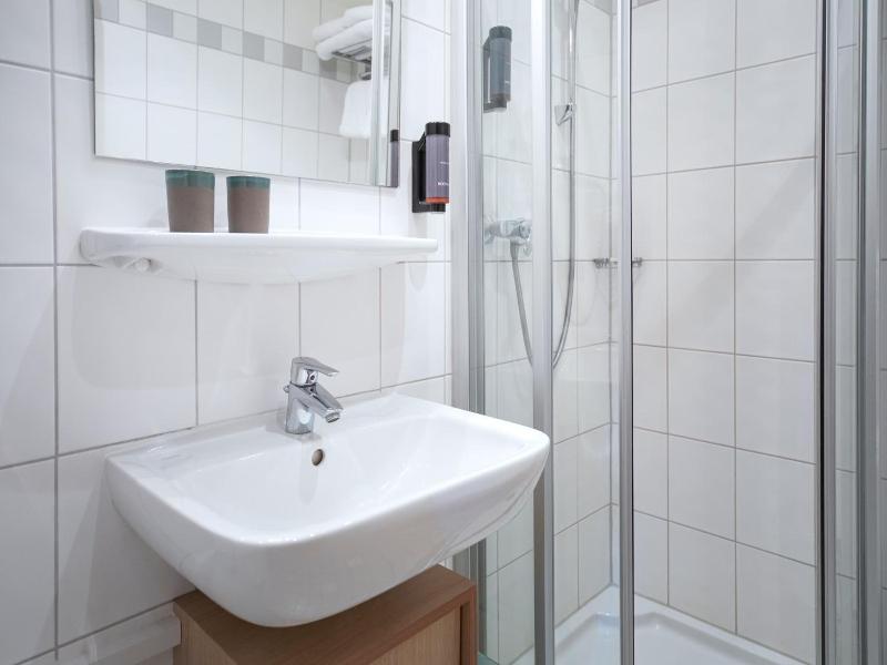 Roomingtons Hotel Franziskushöhe Lohr - Oda