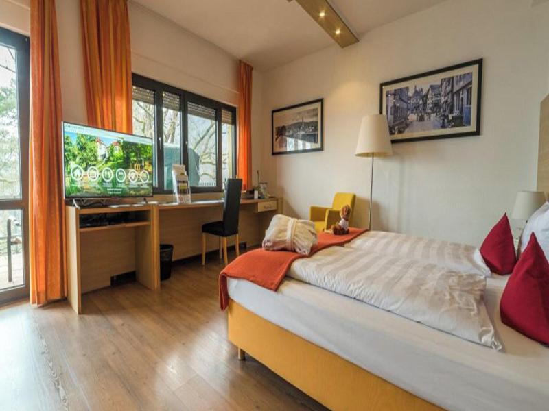 Roomingtons Hotel Franziskushöhe Lohr - Oda