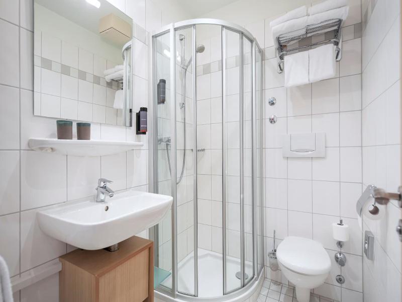Roomingtons Hotel Franziskushöhe Lohr - Oda