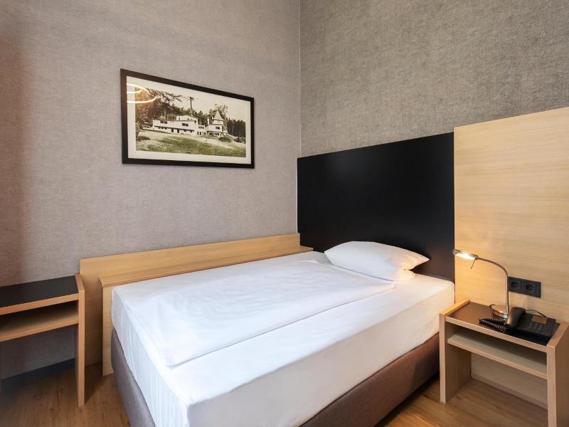 Roomingtons Hotel Franziskushöhe Lohr - Oda