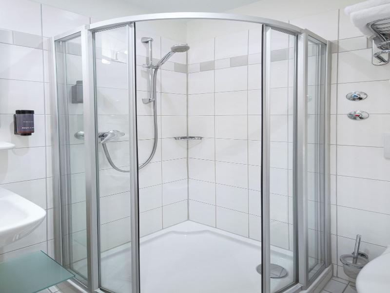 Roomingtons Hotel Franziskushöhe Lohr - Oda