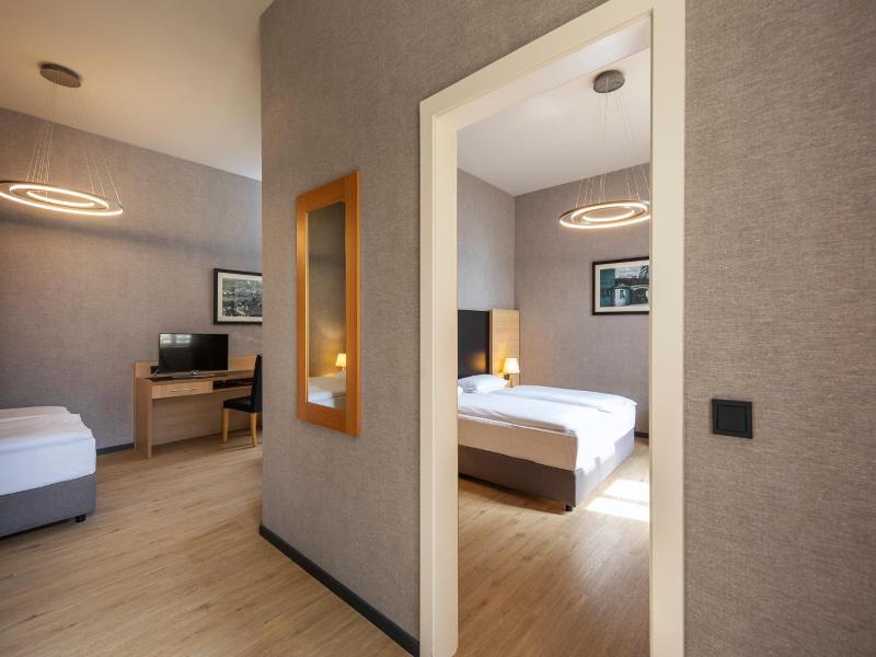 Roomingtons Hotel Franziskushöhe Lohr - Oda