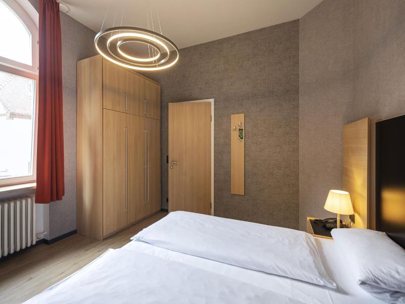 Roomingtons Hotel Franziskushöhe Lohr - Oda