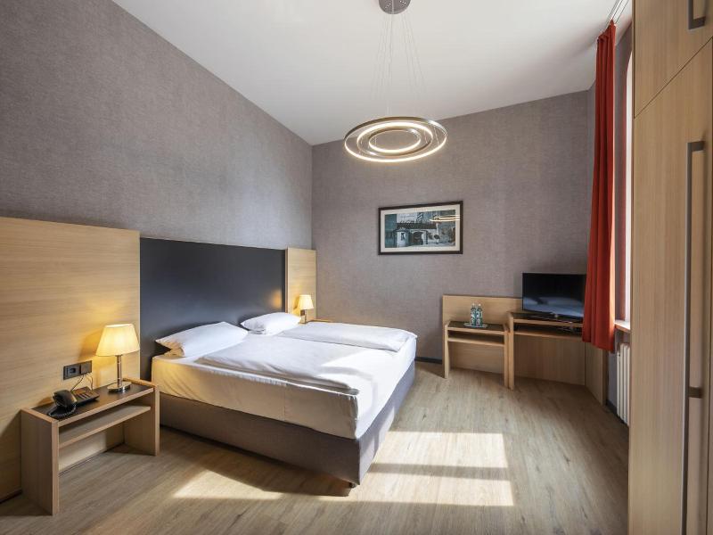 Roomingtons Hotel Franziskushöhe Lohr - Oda