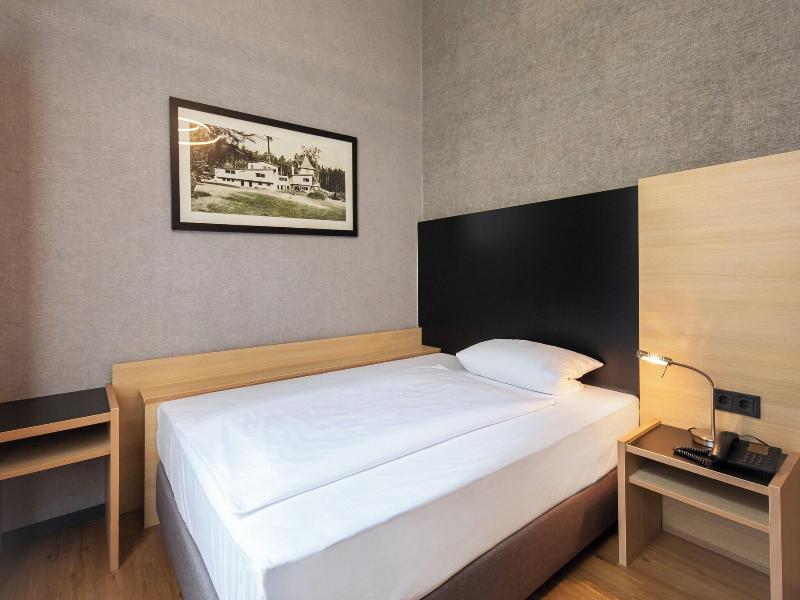 Roomingtons Hotel Franziskushöhe Lohr - Oda