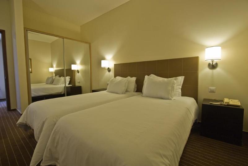 Girassol Suite Hotel - Oda