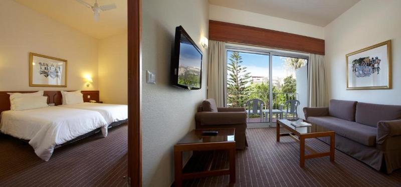 Girassol Suite Hotel - Oda
