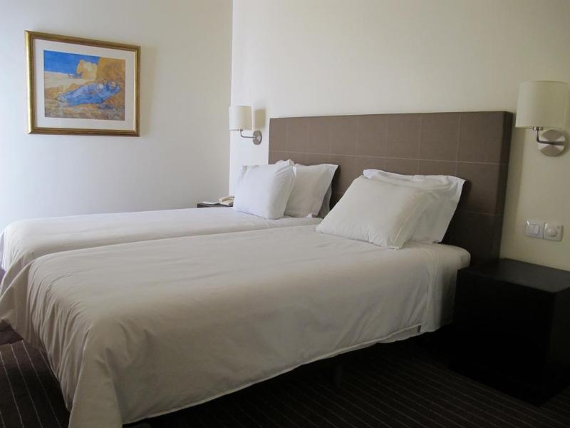 Girassol Suite Hotel - Oda