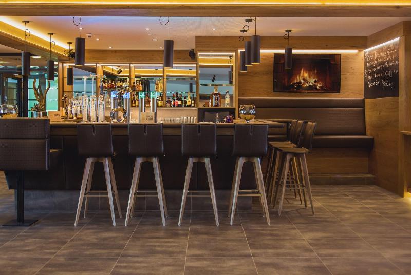 Hotel Vier Jahreszeiten - Bar