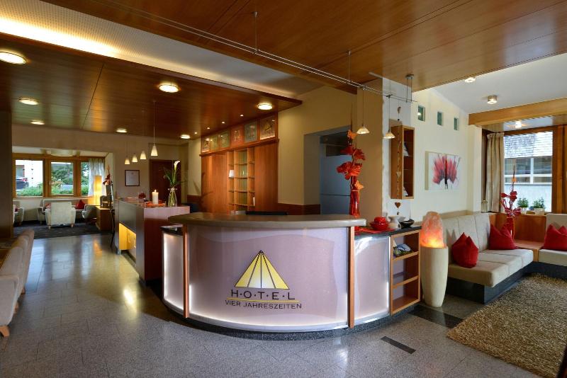 Hotel Vier Jahreszeiten - Lobi