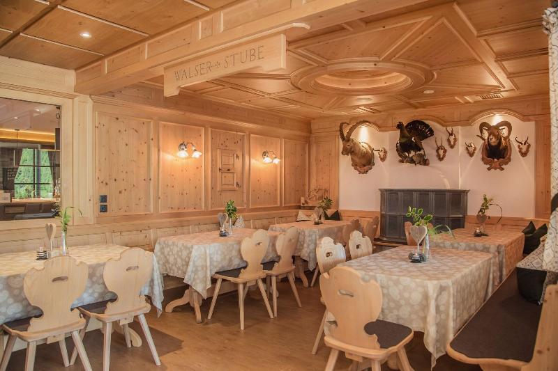 Hotel Vier Jahreszeiten - Lobi