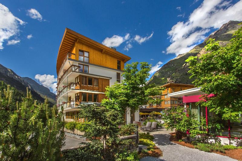 Hotel Vier Jahreszeiten - Genel