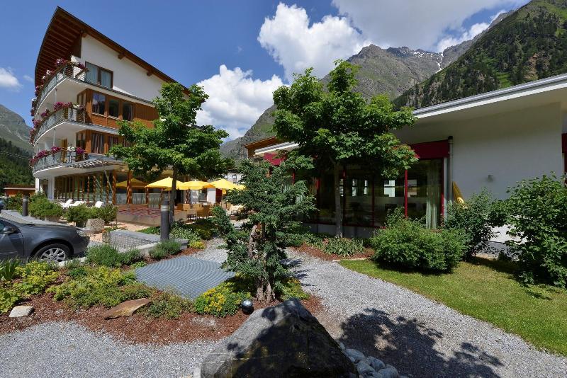 Hotel Vier Jahreszeiten - Genel