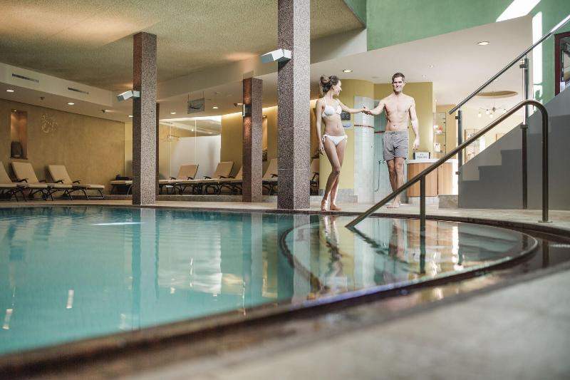 Hotel Vier Jahreszeiten - Havuz