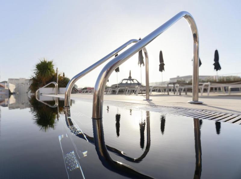 Hotel Inglaterra - Charme & Boutique - Havuz