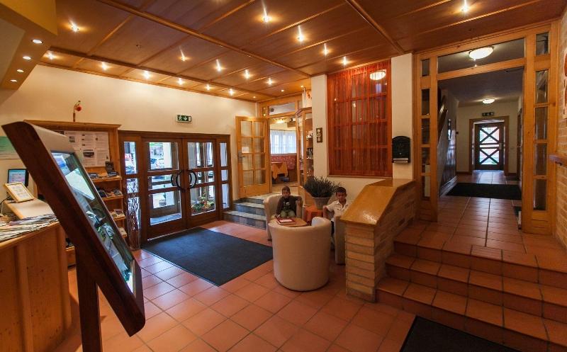 Dachstein West Sporthotel - Lobi
