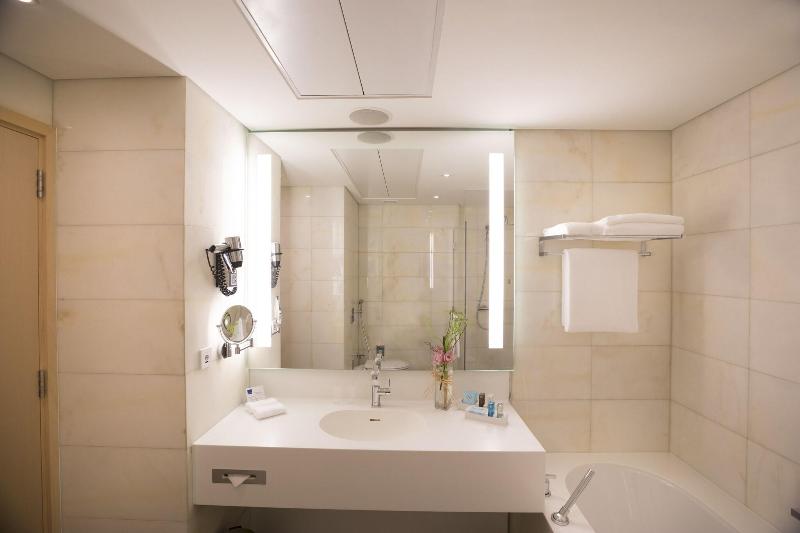 Aparthotel Adagio Abu Dhabi Al Bustan - Oda