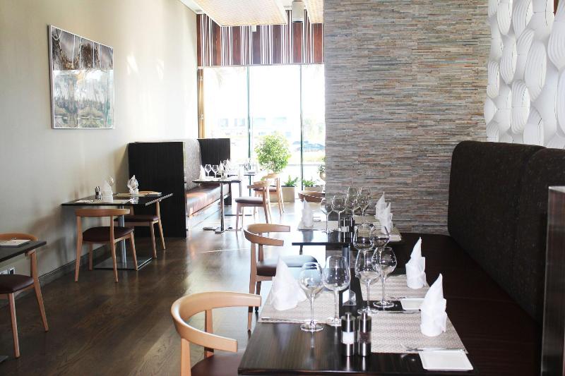Aparthotel Adagio Abu Dhabi Al Bustan - Restoran