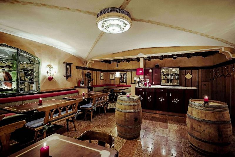 Schrofenstein - Bar
