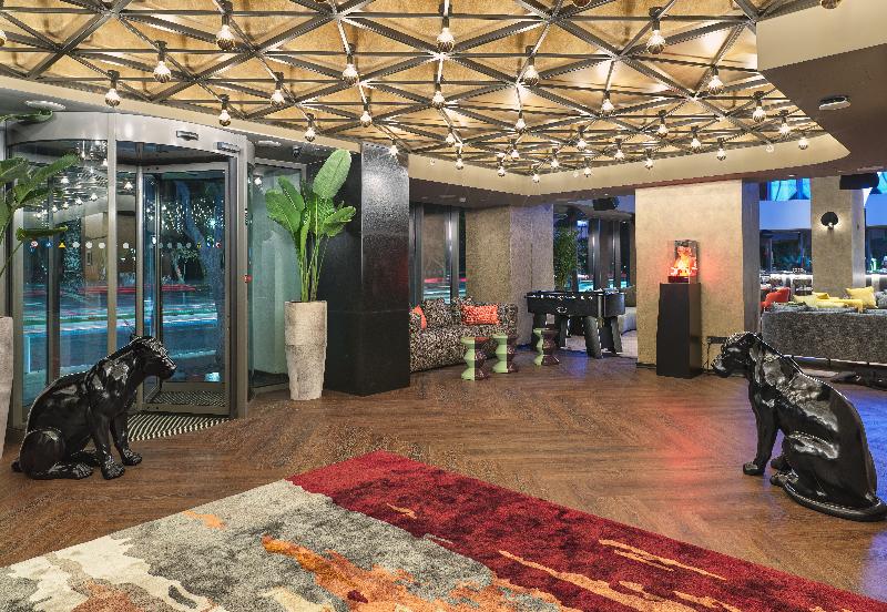 NYX Hotel Limassol - Lobi