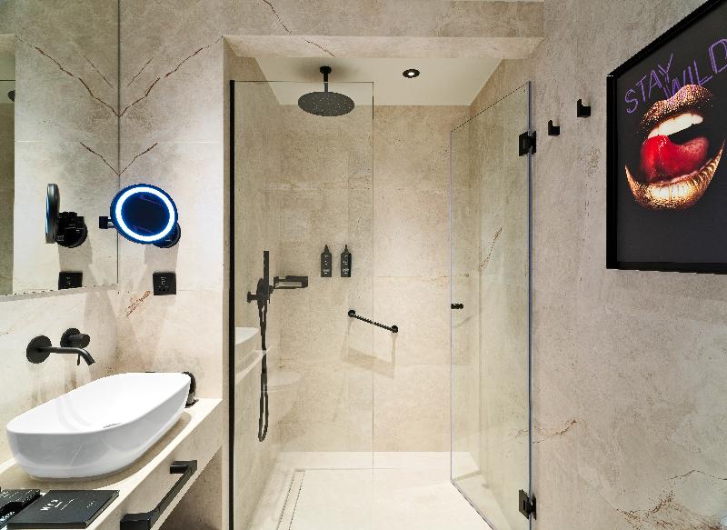 NYX Hotel Limassol - Oda