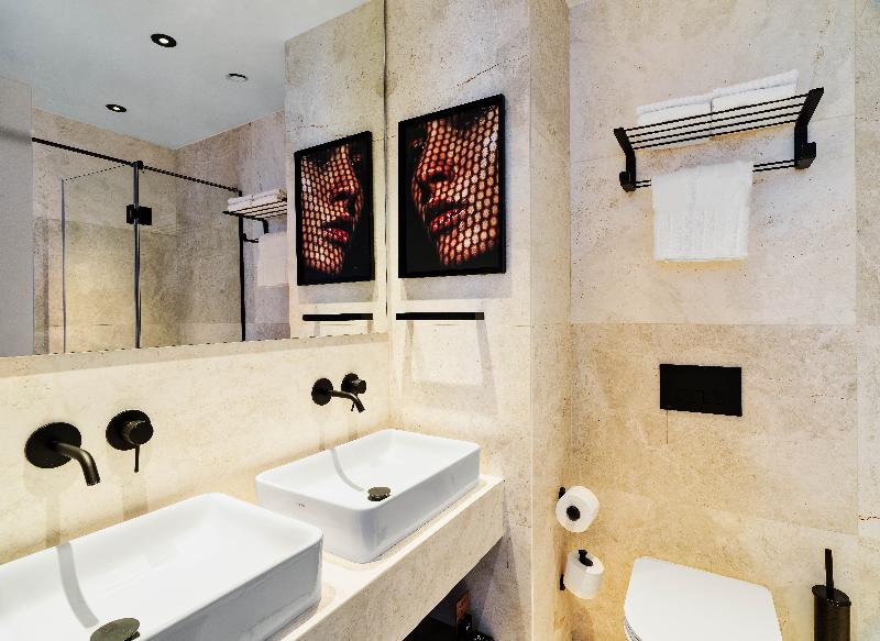 NYX Hotel Limassol - Oda