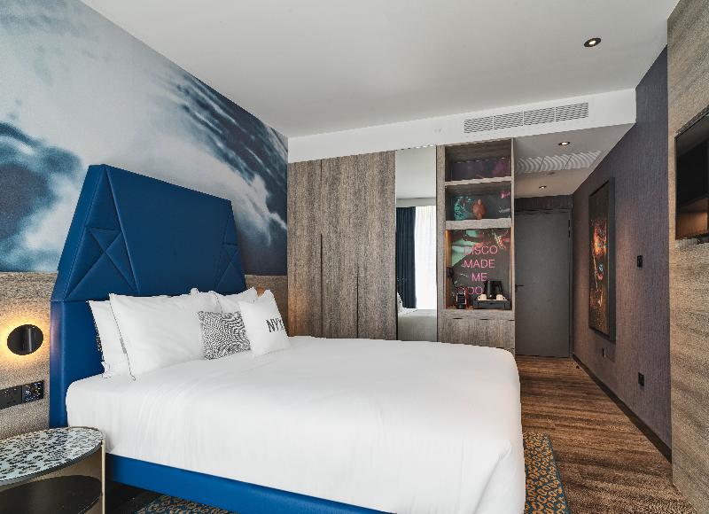 NYX Hotel Limassol - Oda