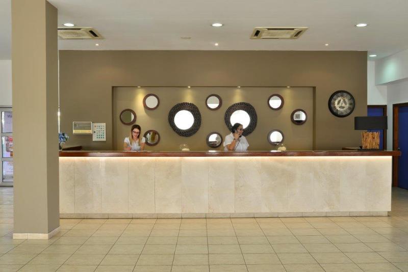 Macronissos Village Club - Lobi