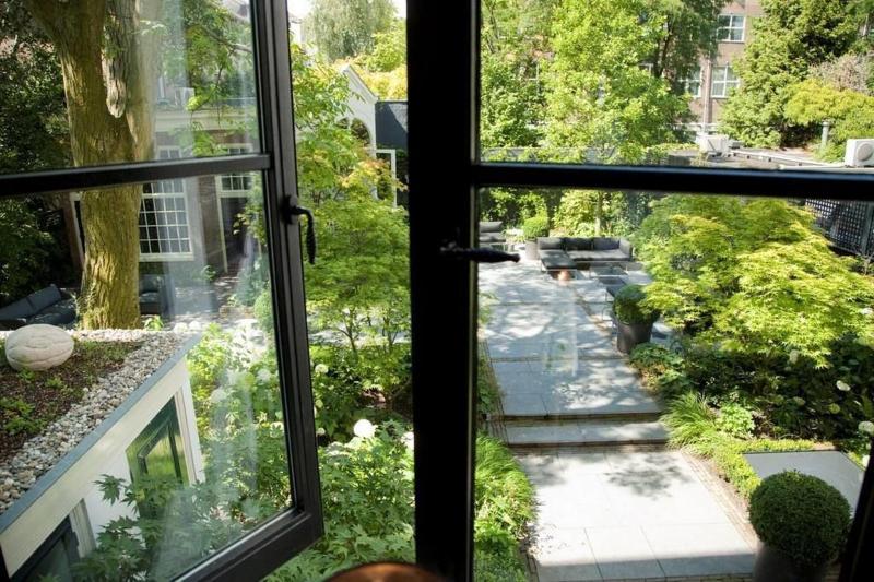 Canal House - Genel